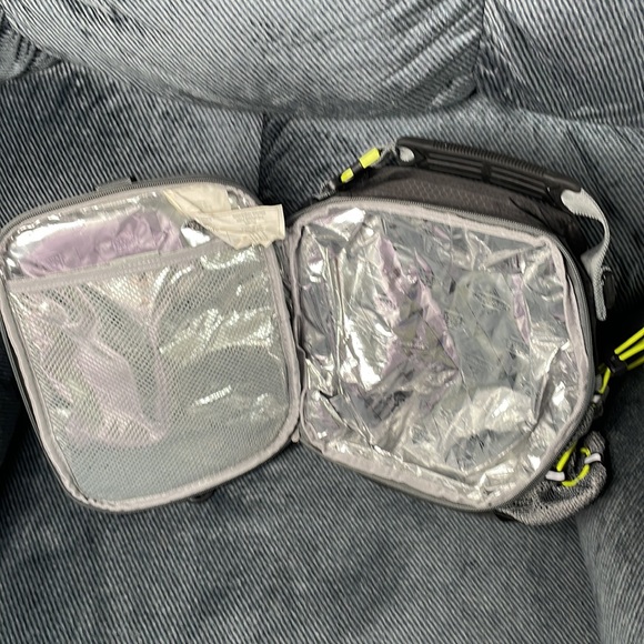 Arctic zone pro lunch box (does not have beverage bottle) - Picture 4 of 10